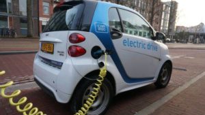 Carros elétricos possuem alto nível de segurança, confirma teste da DEKRA