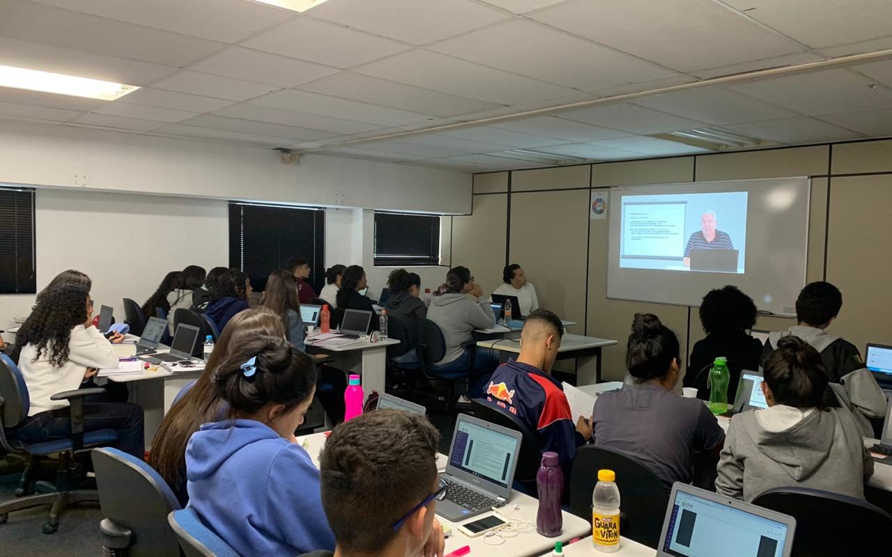 Jovens do Instituto Techmail participam do Ensino à Distância do Sincor-RJ