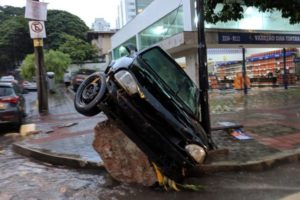 Seguradoras atendem a pedidos de indenização em Minas Gerais