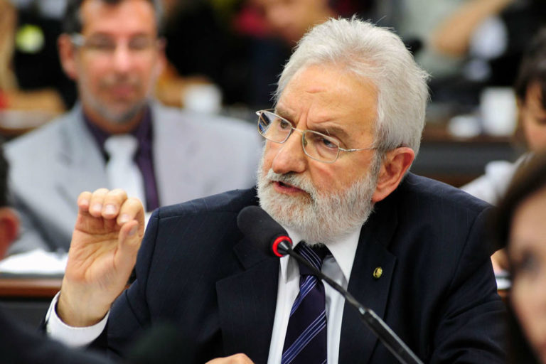 Deputado propõe processo na Comissão de Ética contra titular da Susep