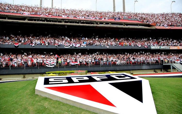 Gigante do futebol fecha parceria com companhia de seguros