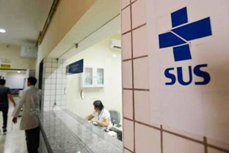 Queda no número de beneficiários sobrecarrega o SUS