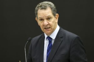 Quebra dos contratos em saúde encarece planos e prejudica os pacientes