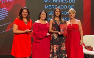 Em lançamento do livro ''Mulheres no Seguro'', Vice Presidente Executiva do Seguro PASI, destaca a força das mulheres do mercado
