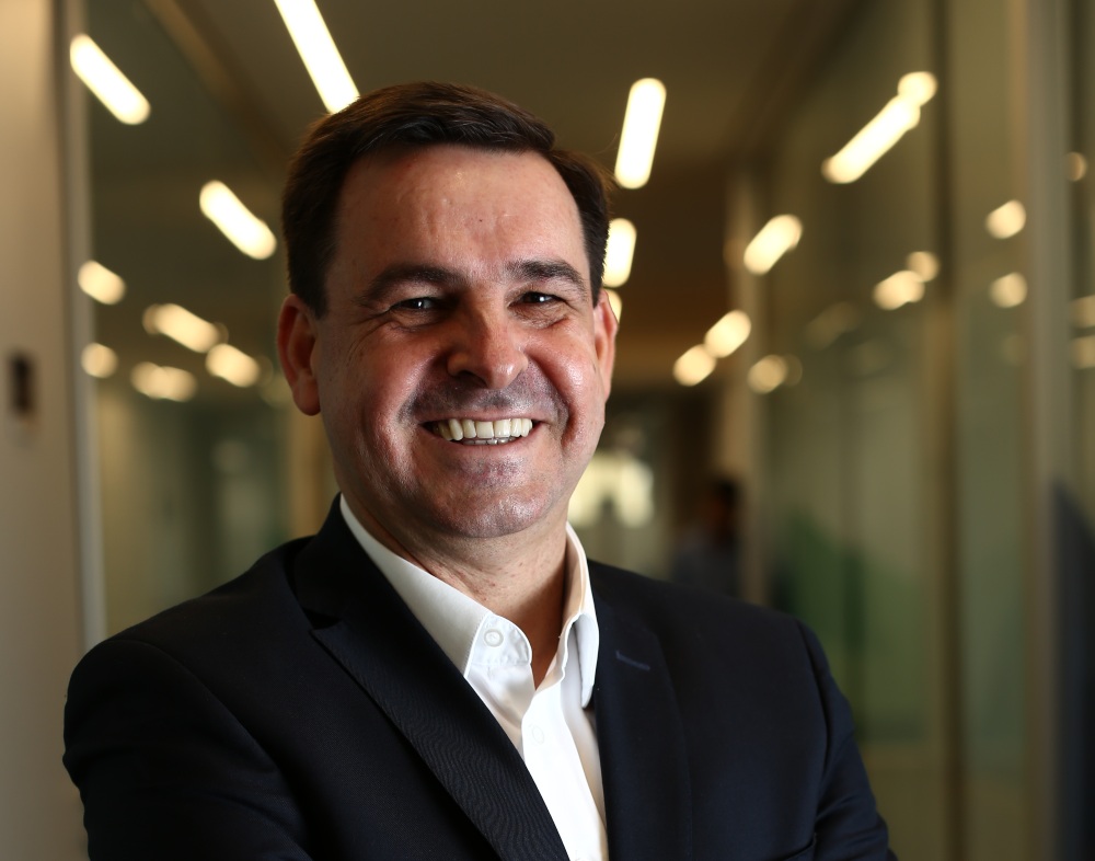 Alper vai às compras e anuncia sete aquisições em três anos