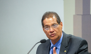 "Mercado de seguros está em risco com autarquia defasada", declara Armando Vergilio