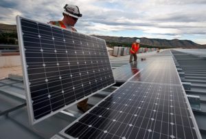 Crise hídrica pode aumentar procura por seguros e equipamentos de energia solar