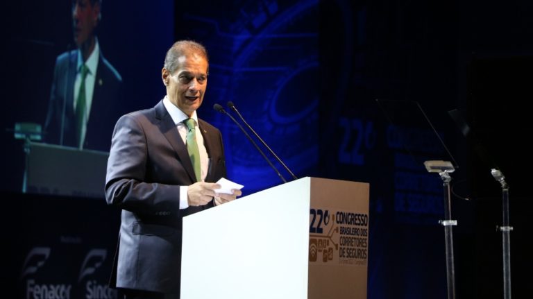 "Tentaram nos exterminar", diz Armando Vergilio em Congresso