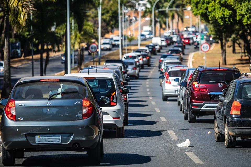 Valor do seguro auto segue estável em março, aponta estudo