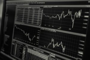 Ajuste monetário começa a fazer efeito, mas incerteza permanece forte, avalia CNseg