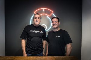 Insurtech Assegurou fecha parceria com a Coris, empresa de seguro viagem