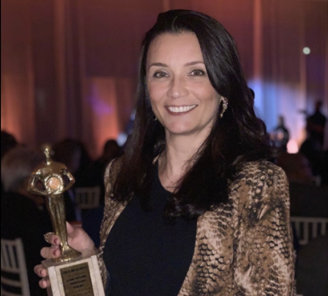 Patrícia Disconsi, da SulAmérica, recebe o Oscar do Seguro