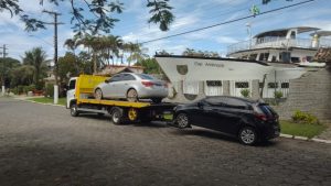 Seguradoras somam quase 3 mil atendimentos a veículos interditados pelas chuvas no litoral norte de SP