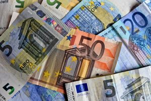 Grupo AXA atinge 102 bilhões de euros em receitas em 2022
