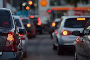 Demanda por seguros de autos no Brasil cai 22,07% em abril, o primeiro recuo do ano