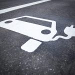 Seguros de carros elétricos têm regras específicas