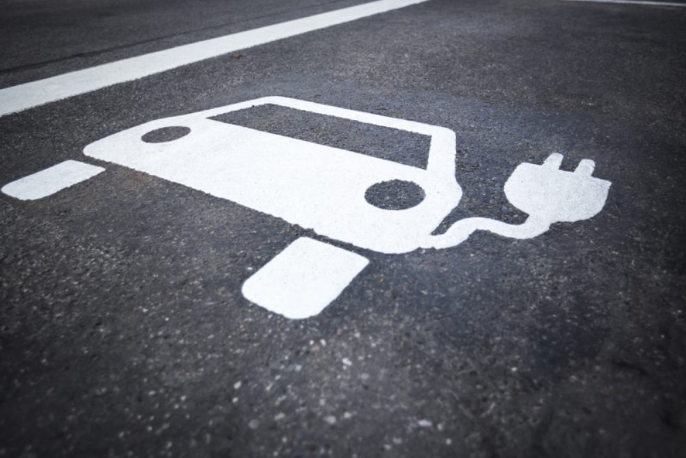 Seguros de carros elétricos têm regras específicas
