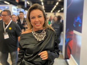 CEO da RM7 Seguros, Rosane Mota marca presença em evento de inovação