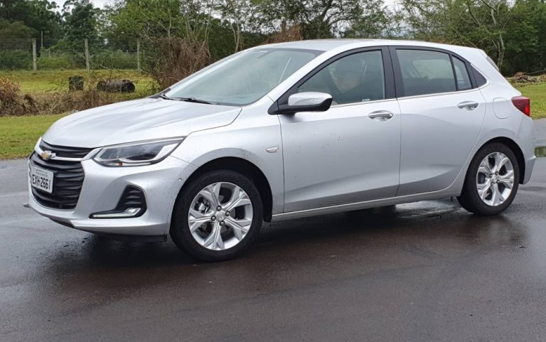 O valor do seguro dos carros mais vendidos no Brasil registra leve aumento em agosto de 2023