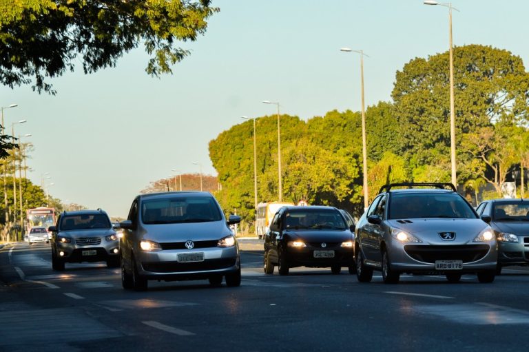 Seguro auto atinge o menor valor dos últimos 22 meses, aponta estudo