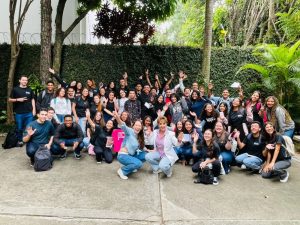 A convite do Instituto Techmail, Regina Lacerda palestra para jovens em São Paulo