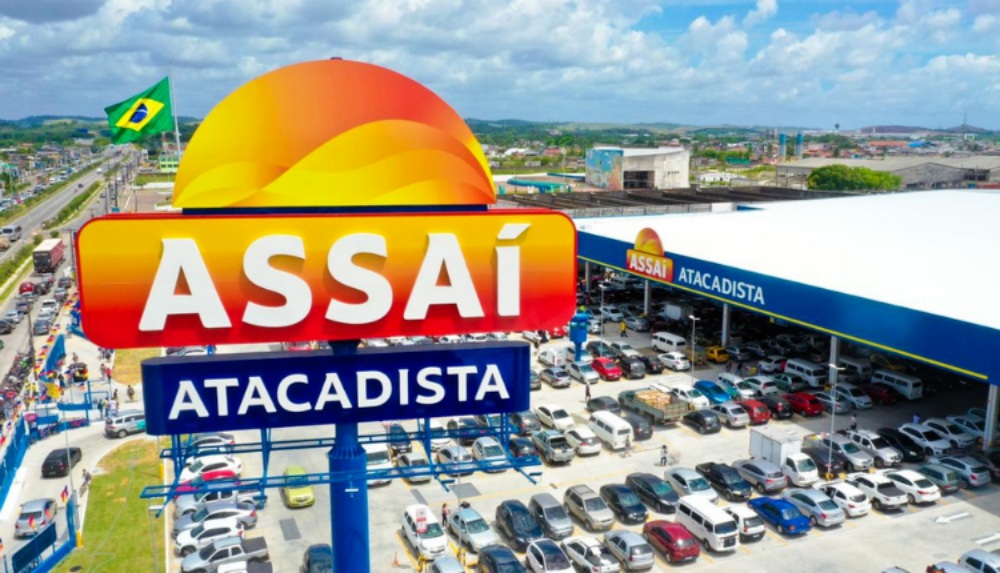 Gigante do setor atacadista passa a vender assistência para pets