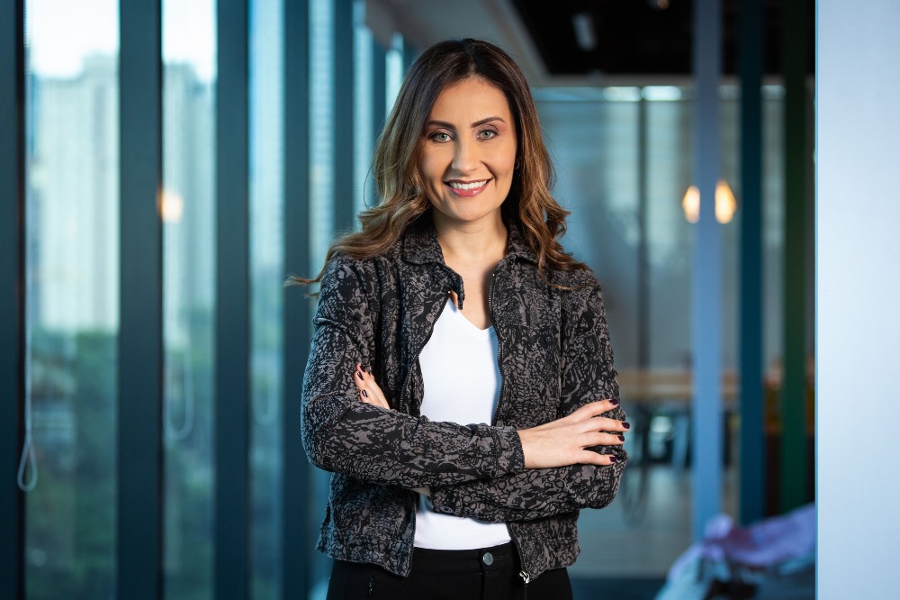 Danielle Fagaraz é a nova diretora comercial digital e marketing da AXA no Brasil