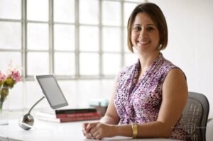 Criada por experiente executiva de seguros, empresa democratiza conceito de parentalidade consciente
