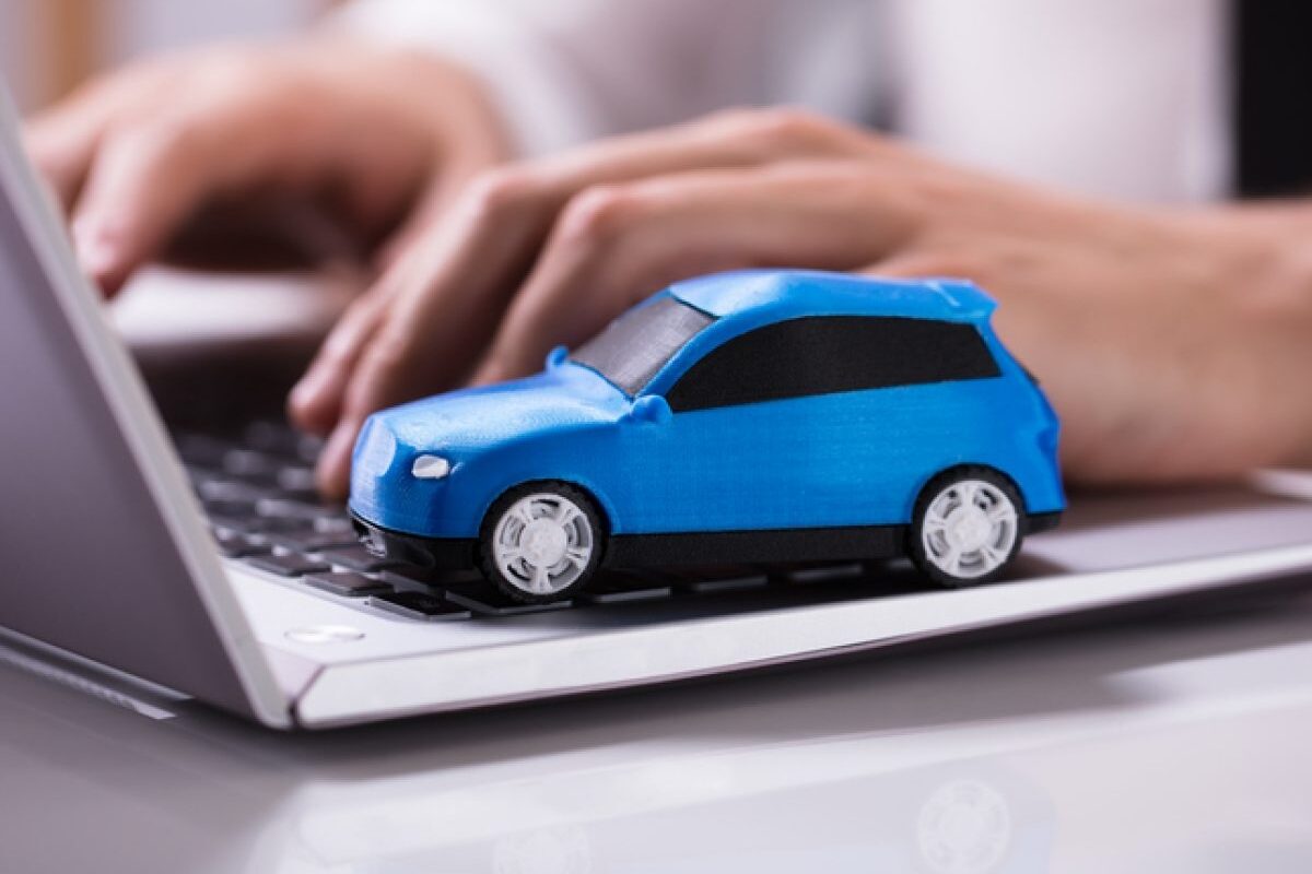 Preço do seguro dos carros mais vendidos cai 46% para homens e sobe 15% para mulheres