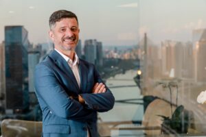 Eduardo Dal Ri é reconhecido como Homem do Seguro do Ano