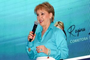 Regina Lacerda palestra no XVI CONPRA