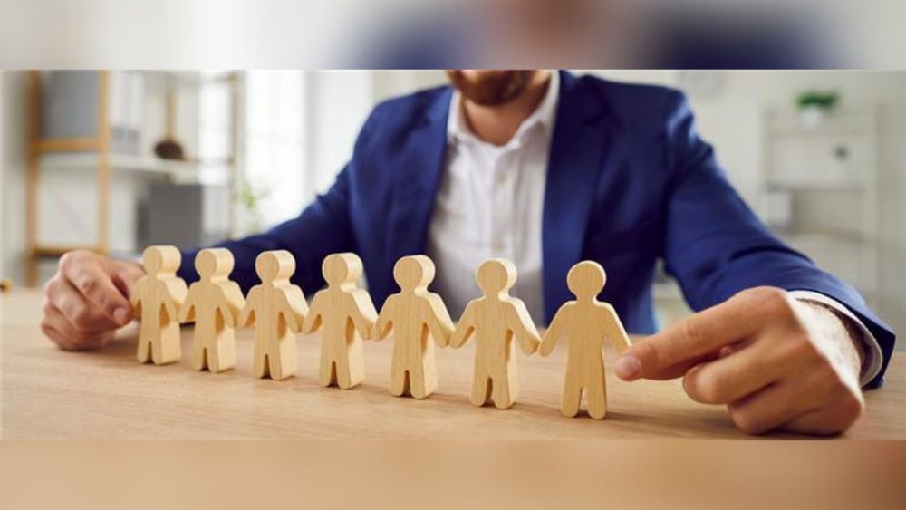 Corretor de seguros pode comercializar associações? Entenda o que diz a nova lei