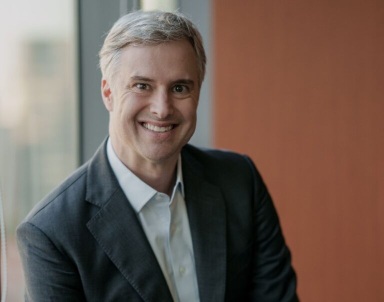AXA no Brasil contrata Luciano Calheiros