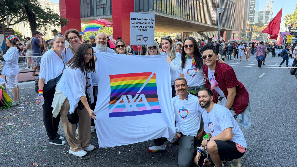 AXA no Brasil apoia ONG Mães pela Diversidade na 30ª Parada do Orgulho LGBT+ de São Paulo