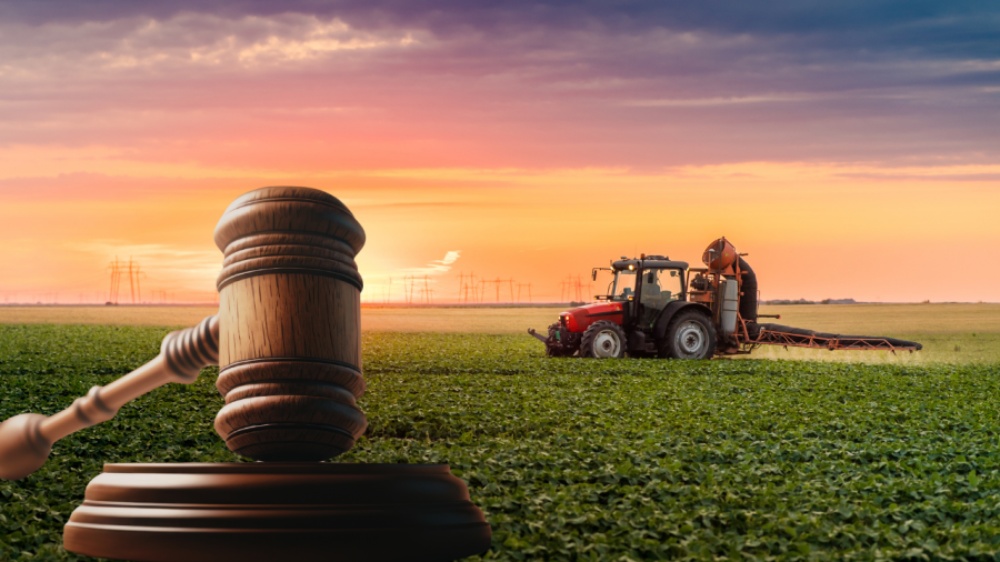 Justiça manda devolver valores cobrados por venda casada de seguros em crédito rural