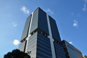 Susep suspende quase 5 mil registros de corretores de seguros em 2026