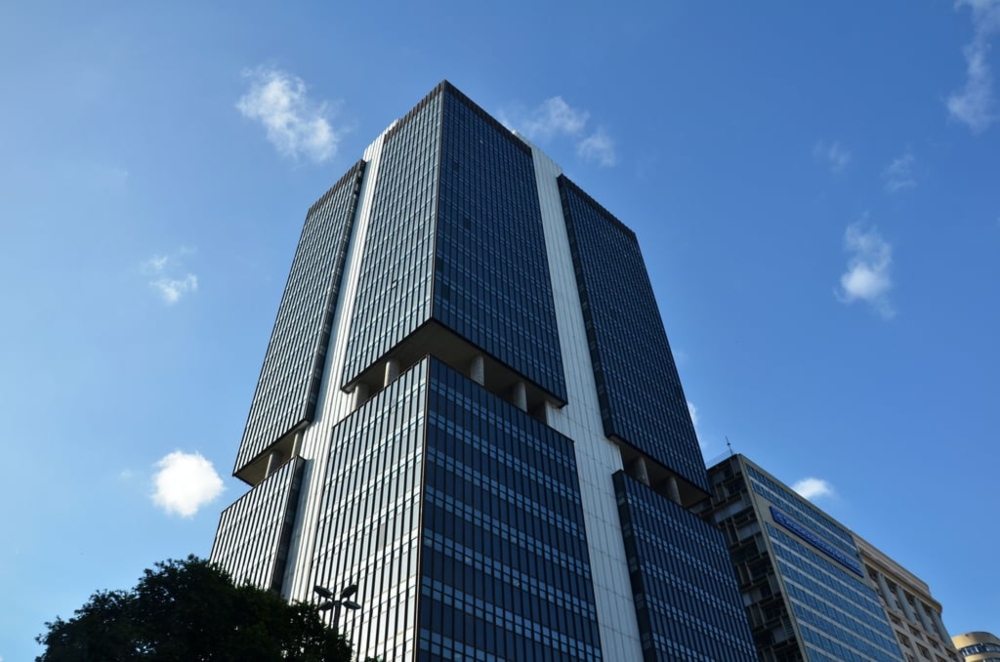 Susep suspende quase 5 mil registros de corretores de seguros em 2026