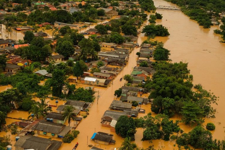 Seguros preventivos e paramétricos consolidam-se como blindagem essencial para grandes eventos no cenário de risco climático