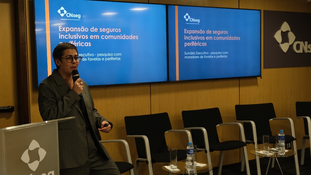 Maioria dos moradores de favelas demonstra interesse por seguros
