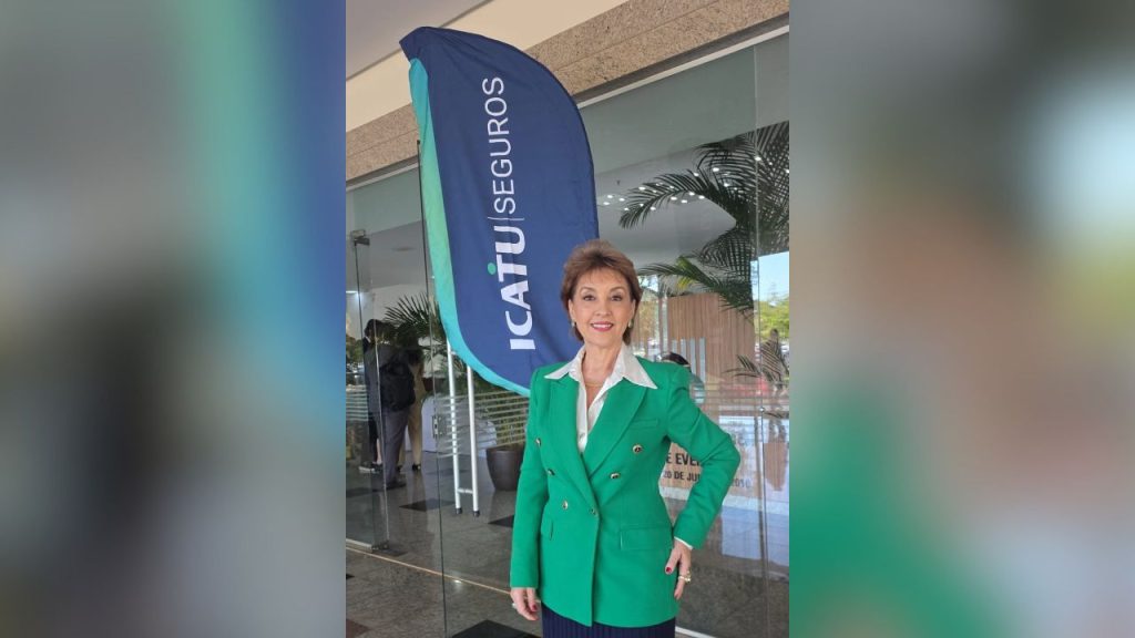 Regina Lacerda defende coragem para empreender e liderança feminina em evento da Icatu Seguros