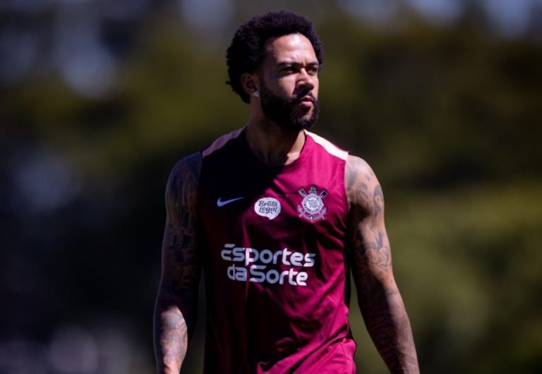 Seguradora apresenta proposta para ajudar Corinthians a manter Memphis Depay
